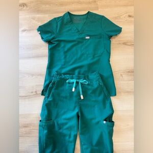 Figs Hunter Green Set